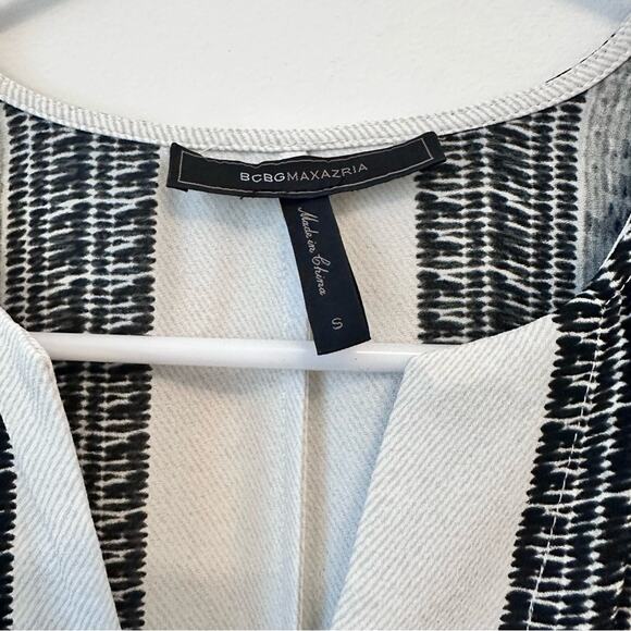 BCBG MAX AZRIA Graphic Scarf Printed Shift Multicolor Dress Small - Picture 3 of 6